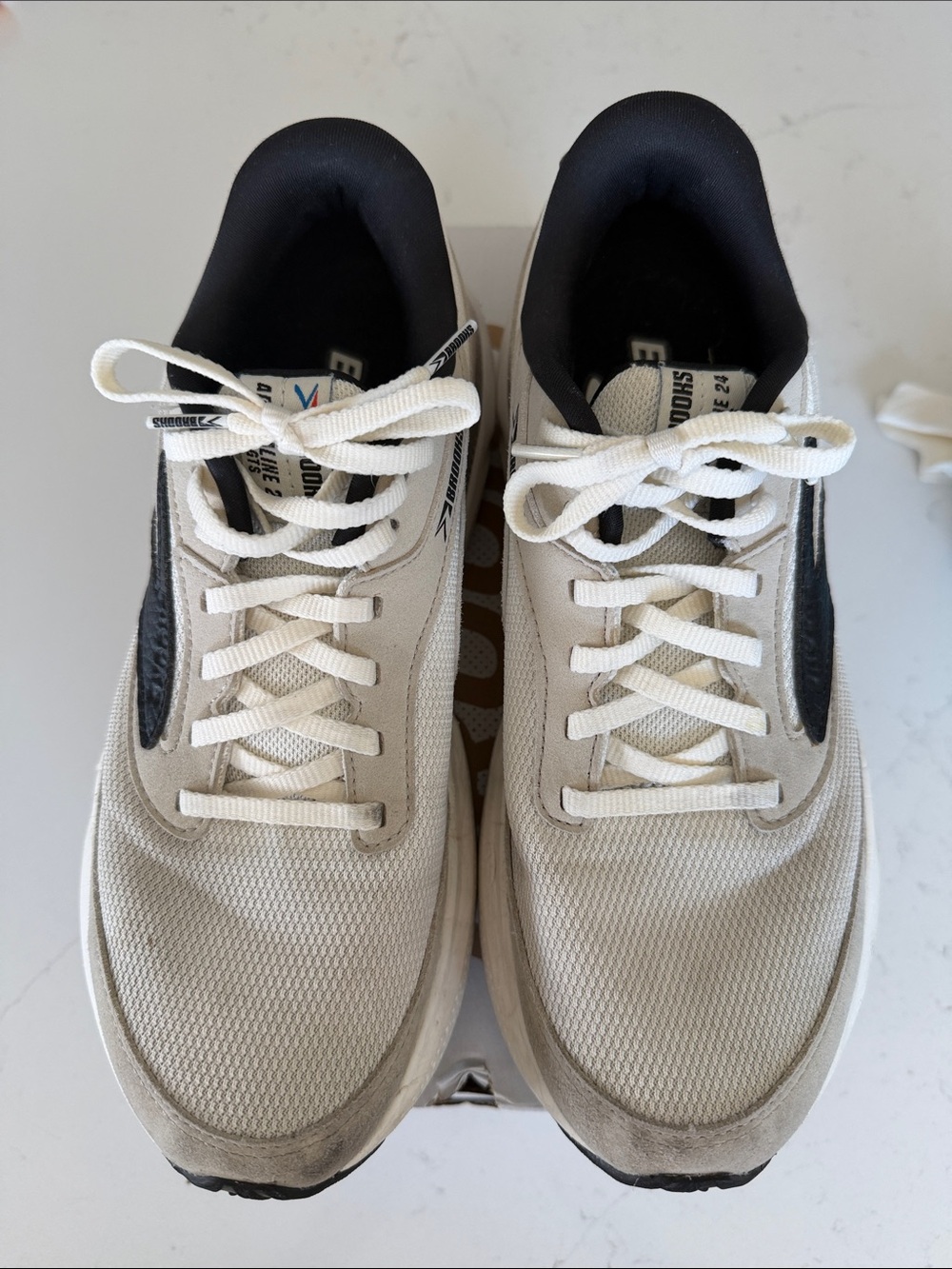 Brooks Adrenaline GTS 24 size 9.5